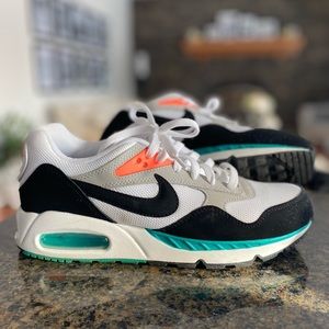 Like New Nike Women’s Air Max Correlate Mango White Black